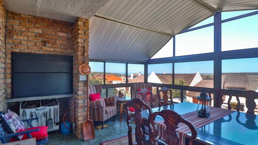 5 Bedroom Property for Sale in Stilbaai Wes Western Cape